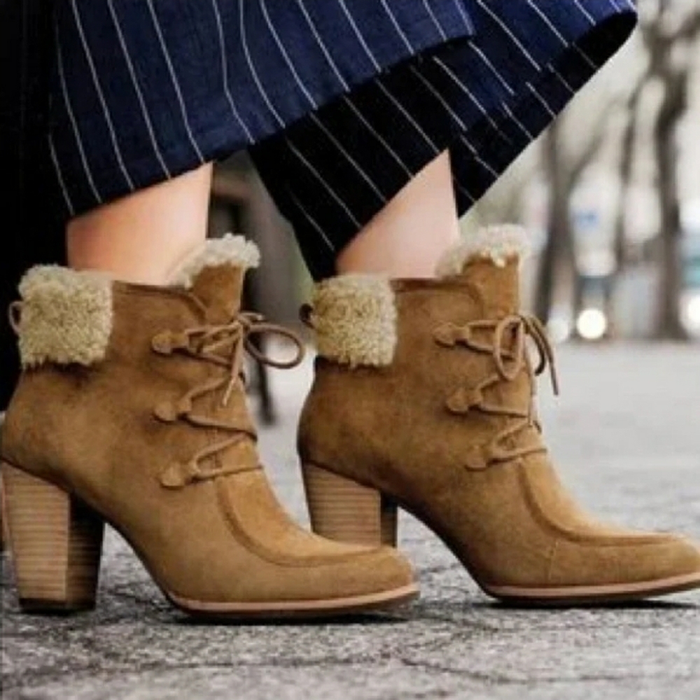 UGG Australia Analise Lace Up Heeled Boots Size 8.5